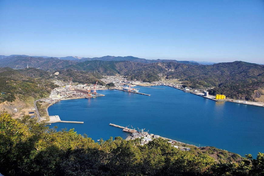 重山からの由良港