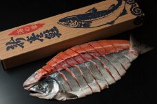 絶品新巻鮭切身姿造り1尾（網走加工）