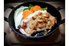 商店街の精肉店肉のまるゆうオススメ【網走管内産】知床どりモモ肉4㎏＆知床どりムネ4㎏　計8㎏　網走産