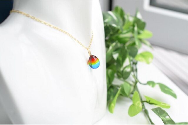 ふるさと納税 「【Soukore】ガラス・レインボーネックレス」 北海道