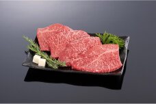 「熊野牛」 特選モモステーキ 300g（約100ｇ×3枚）4等級以上和歌山県産［MG37］