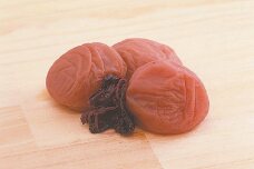 厳選　紀州南高梅しそ梅　1kg（化粧箱入）