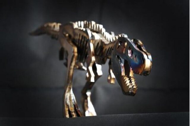 ふるさと納税 「EJ02 恐竜 鉄製 オブジェ ティラノサウルス M model 
