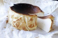 広島米粉使用レストラン尾道レスポワール・ドゥ・カフェオリジナルバスクチーズケーキ