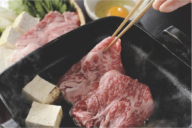 ふるさと納税 「鹿児島県産黒毛和牛 すき焼きVSしゃぶしゃぶセット（ロース肉1kg・肩肉1.1kｇ）」 鹿児島県三島村 - ふるさと納税の「ふるさと ぷらす」